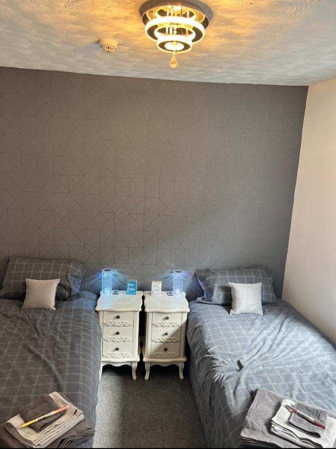 Sea View Lavish Apartment Sky Tv Whirlpool Bath Huge Balcony Newly Refurbished บริดลิงตัน ภายนอก รูปภาพ
