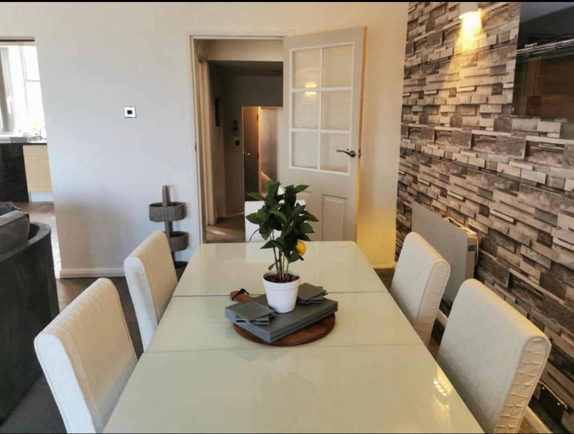 Sea View Lavish Apartment Sky Tv Whirlpool Bath Huge Balcony Newly Refurbished บริดลิงตัน ภายนอก รูปภาพ